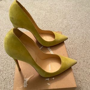 Christian Louboutin So Kate’s Size 39 💚